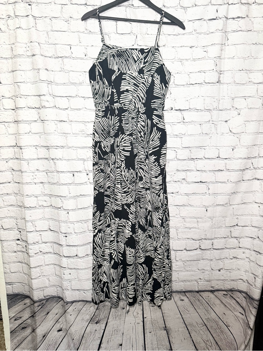 AUW black dress. Size L